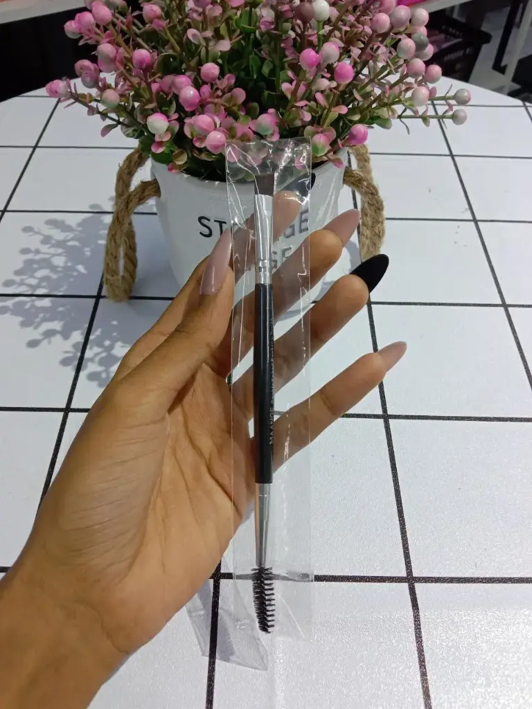 MAANGE Twin Head Eyebrow Brush