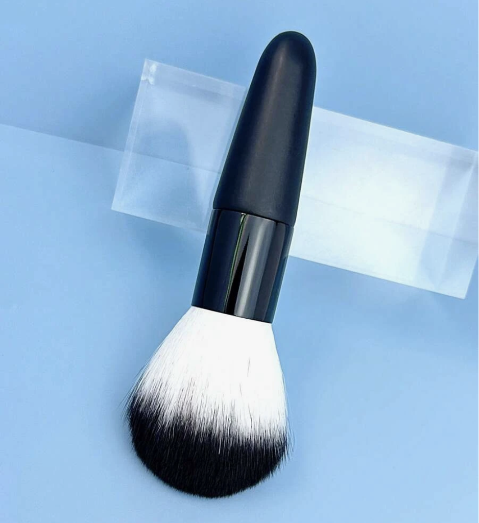 Mneinamei Portable Fluffy Loose Powder Brush